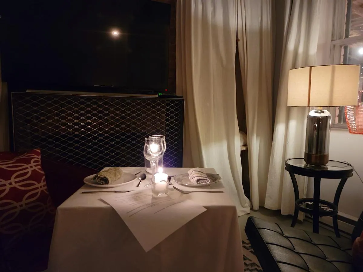 Bed & Breakfast L'Hotel Particulier Griffintown Montreal Canada